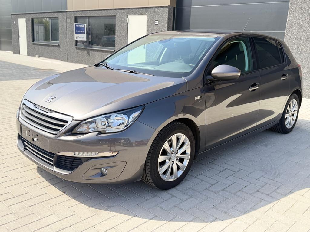 Peugeot 308 Style 2017 1.2 benzine, Auto's, Voorwielaandrijving, Stof, https://public.car-pass.be/vhr/178eb384-4ba8-4948-b3a7-1fbbe4431742