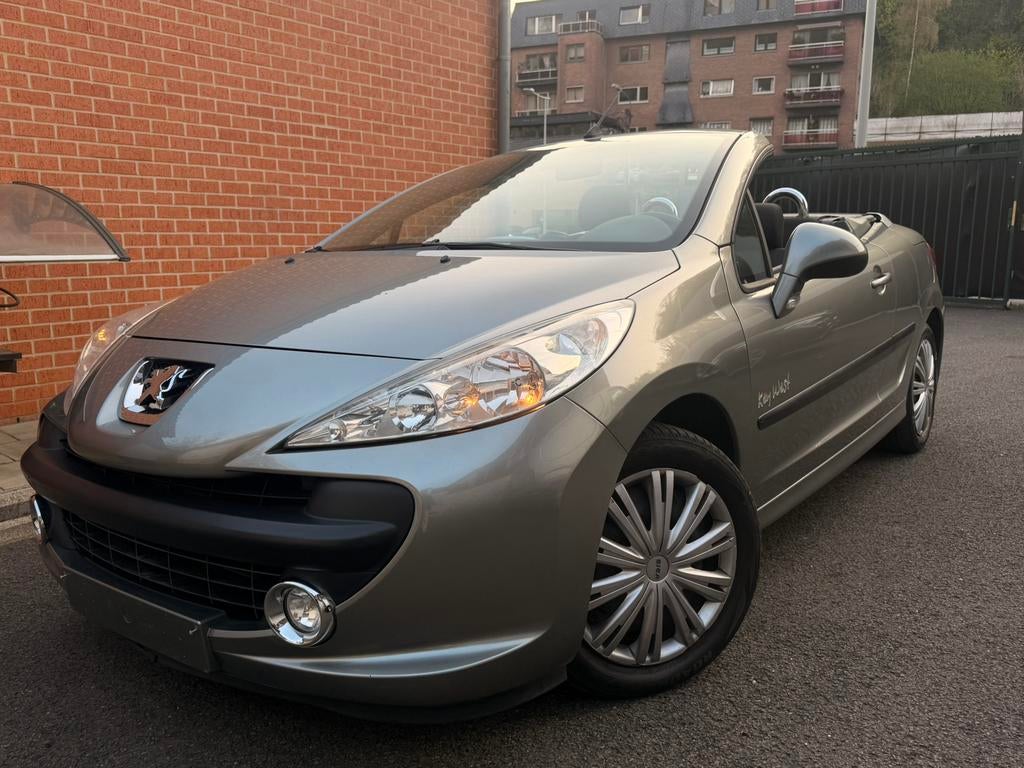 Peugeot 207cc 108.000km 2009, Auto's, Zwart, Cabriolet, Handgeschakeld, Particulier