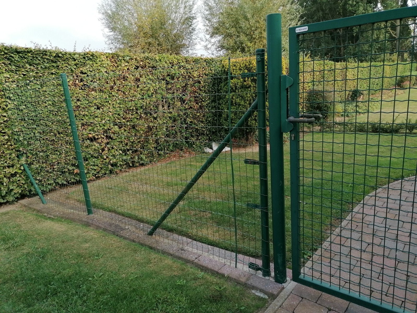 hekje en draad, Tuin en Terras, Ophalen