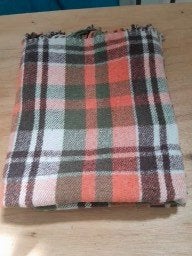 Plaids en laine (4 pièces) 10€/pièce, Huis en Inrichting, Woonaccessoires | Plaids en Woondekens, Ophalen, Wol