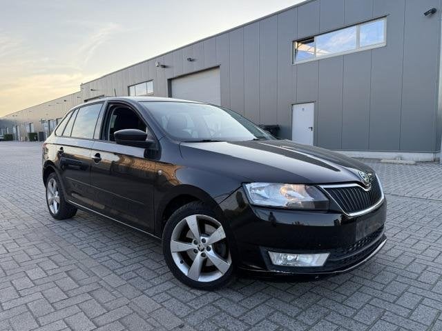 Skoda Rapid 1.6 TDI Navi Stoelverwarming ONLY EXPORT, Autos, Skoda, Achat, 90 ch, Entreprise, 1165 kg