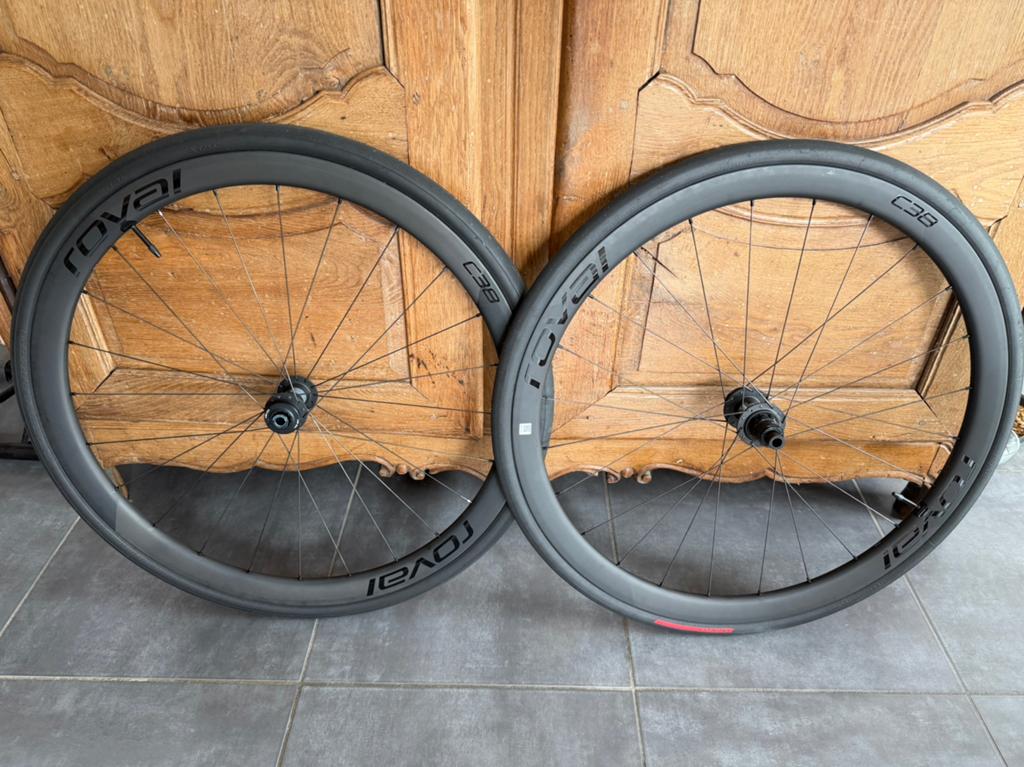 Paire de roues carbone Specialized Roval C38 comme neuves, Ophalen, Zo goed als nieuw, Wiel, Carbon