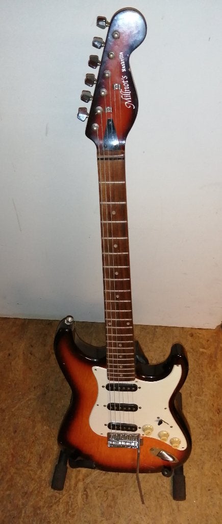 Electrische gitaar + versterker., Muziek en Instrumenten, Snaarinstrumenten | Gitaren | Elektrisch, Gebruikt, Met versterker, Solid body