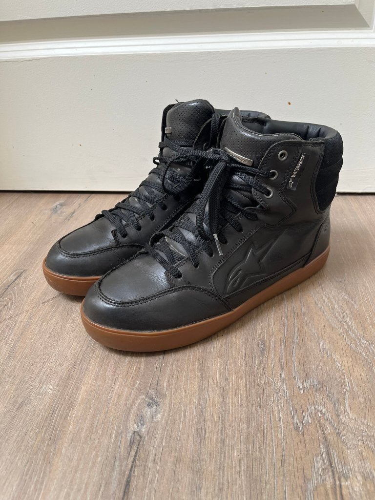 Baskets moto imperméables Alpinestars en cuir noir taille 42, Motos, Vêtements | Vêtements de moto, Bottes, Hommes, Seconde main
