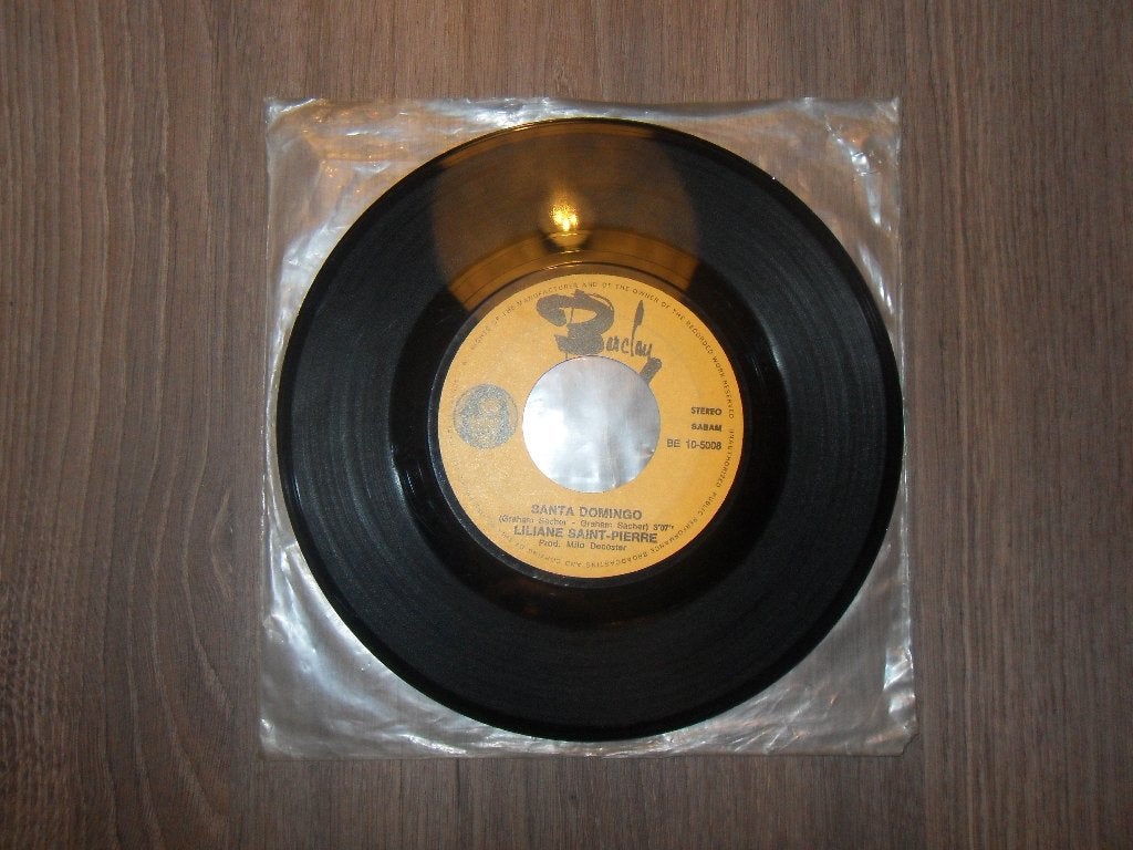 Liliane Saint-Pierre - Santa Domingo, Cd's en Dvd's, Vinyl | Nederlandstalig, Ophalen of Verzenden, Gebruikt, 7 inch, Levenslied of Smartlap