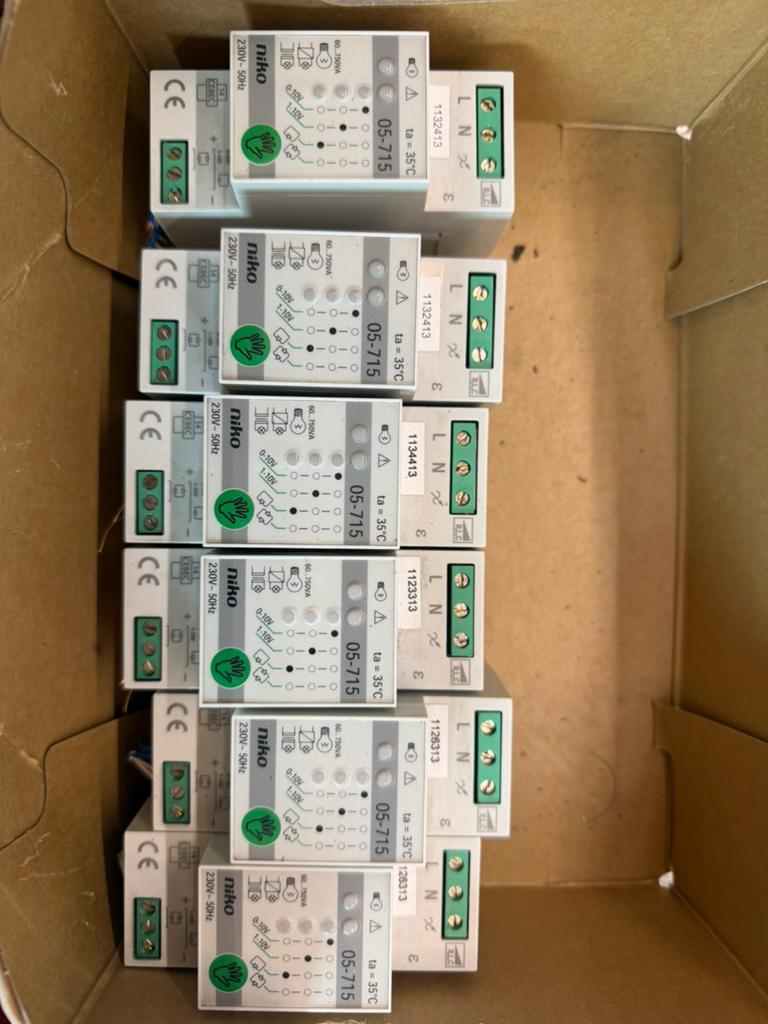 Niko 1-10V dimmer 05-715, Bricolage & Construction, Enlèvement ou Envoi, Comme neuf