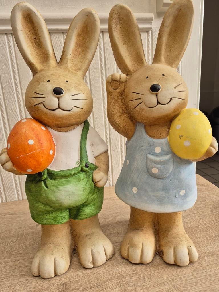 Twee stenen paashazen kan binnen en buiten staan, Enlèvement, Comme neuf