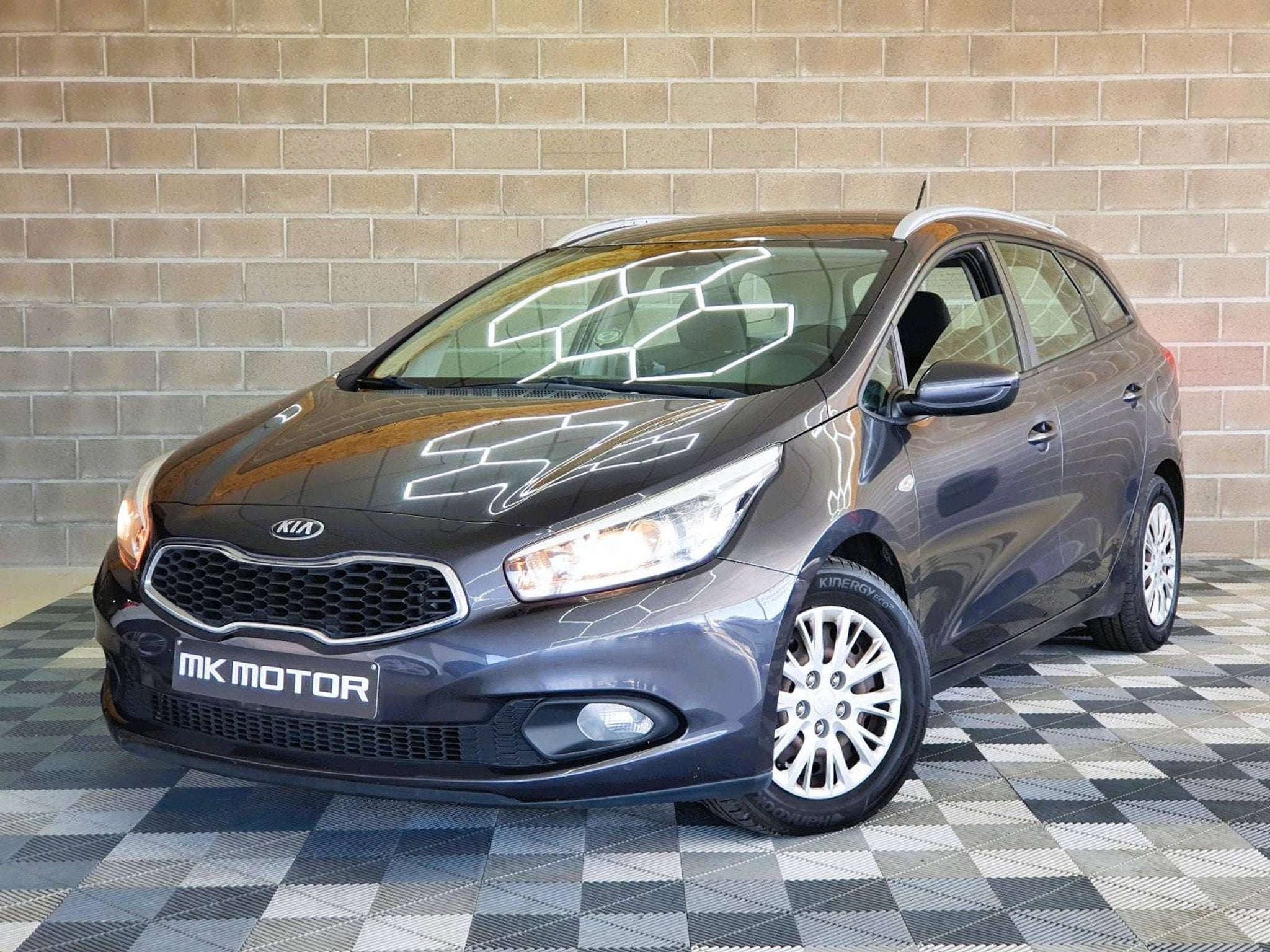 Kia Ceed / cee'd 1.4 DIESEL 90CV BREAK || FULL CARNET ||, Voorwielaandrijving, Euro 5, Stof, Gebruikt