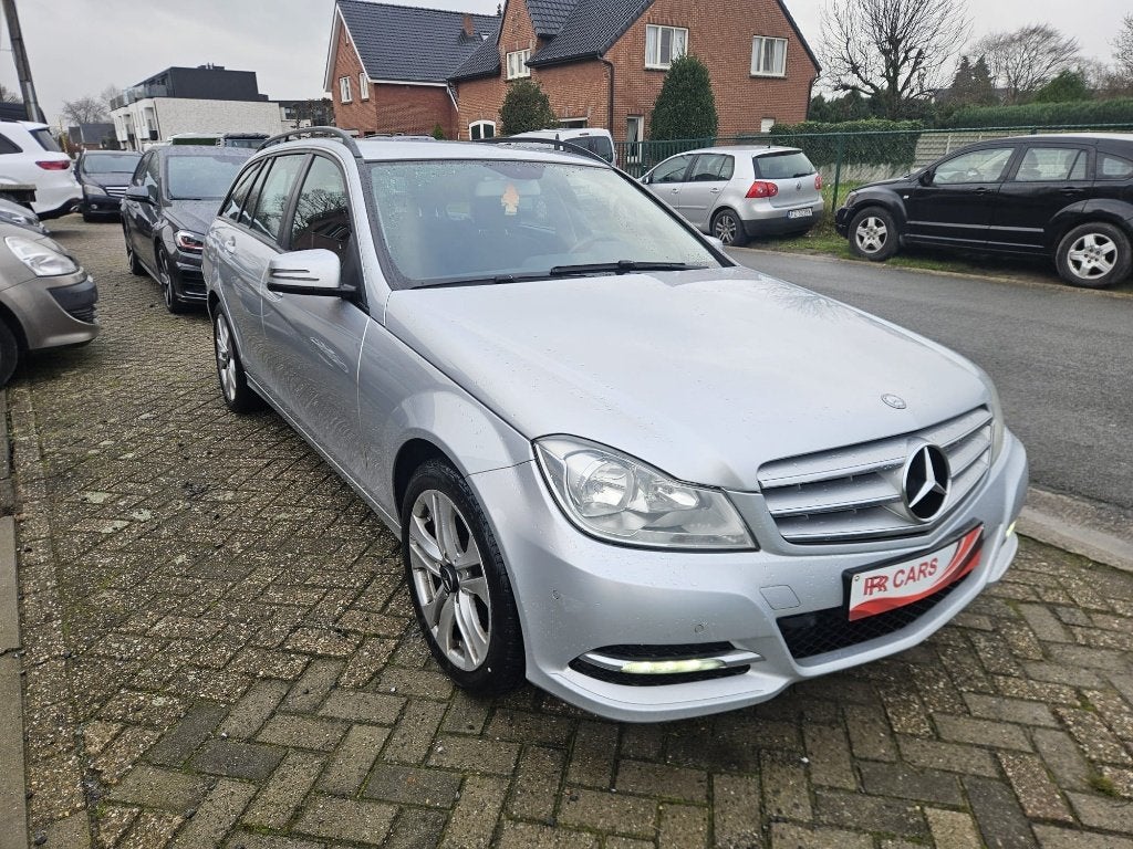 Remise en forme de la Mercedes C200 BREAK/2013/274DKM/NAVI/, Autos, Mercedes-Benz, 100 kW, Achat, 4 portes, Entreprise