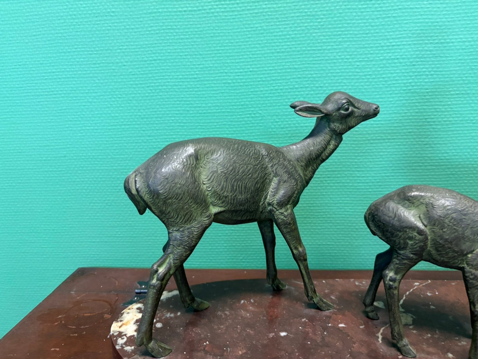 Antieke bronzen herten op marmer, Antiek en Kunst, Ophalen of Verzenden, Brons