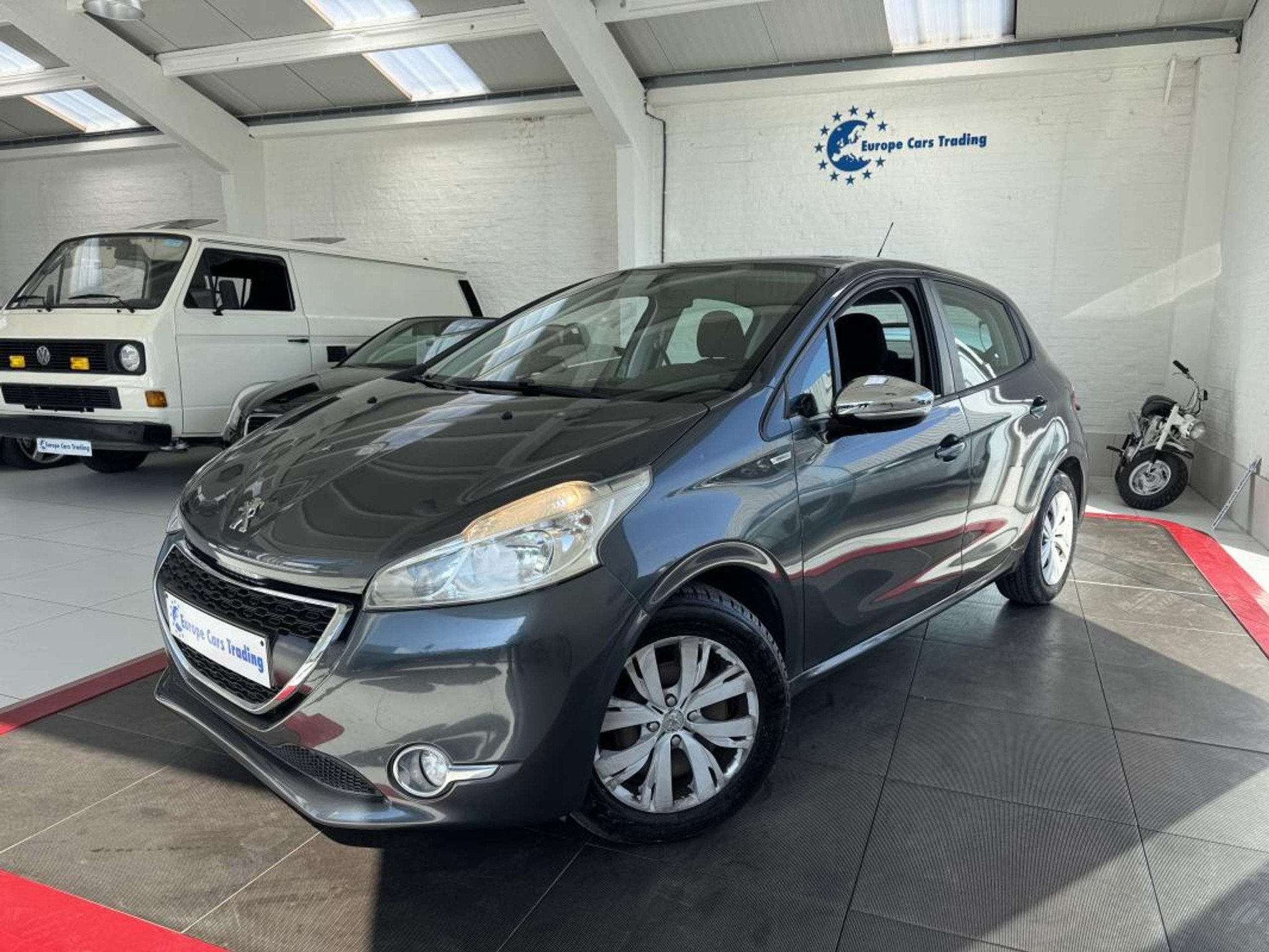 Peugeot 208 URBAN SOUL 1.4 e-HDI 68Ch DISTRIBUTION OK GPS GA, Stof, 1398 cc, Bedrijf, Zilver of Grijs