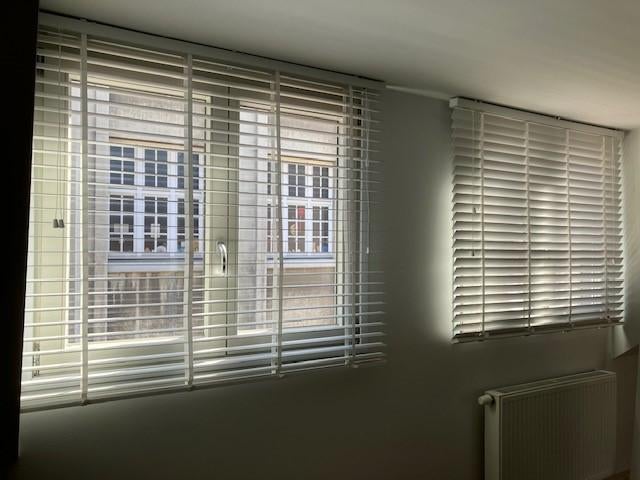 Houten jaloezie, Huis en Inrichting, Ophalen, 100 tot 150 cm, Zo goed als nieuw, Wit