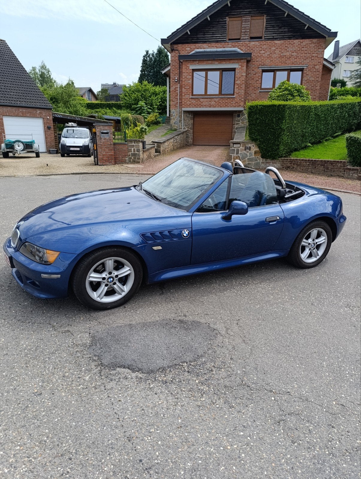 BMW Z3 6 Cylindres
250.000 Km 
Année 2000
Capote à re, Cabriolet, Particulier, Z3, 2000 cm³