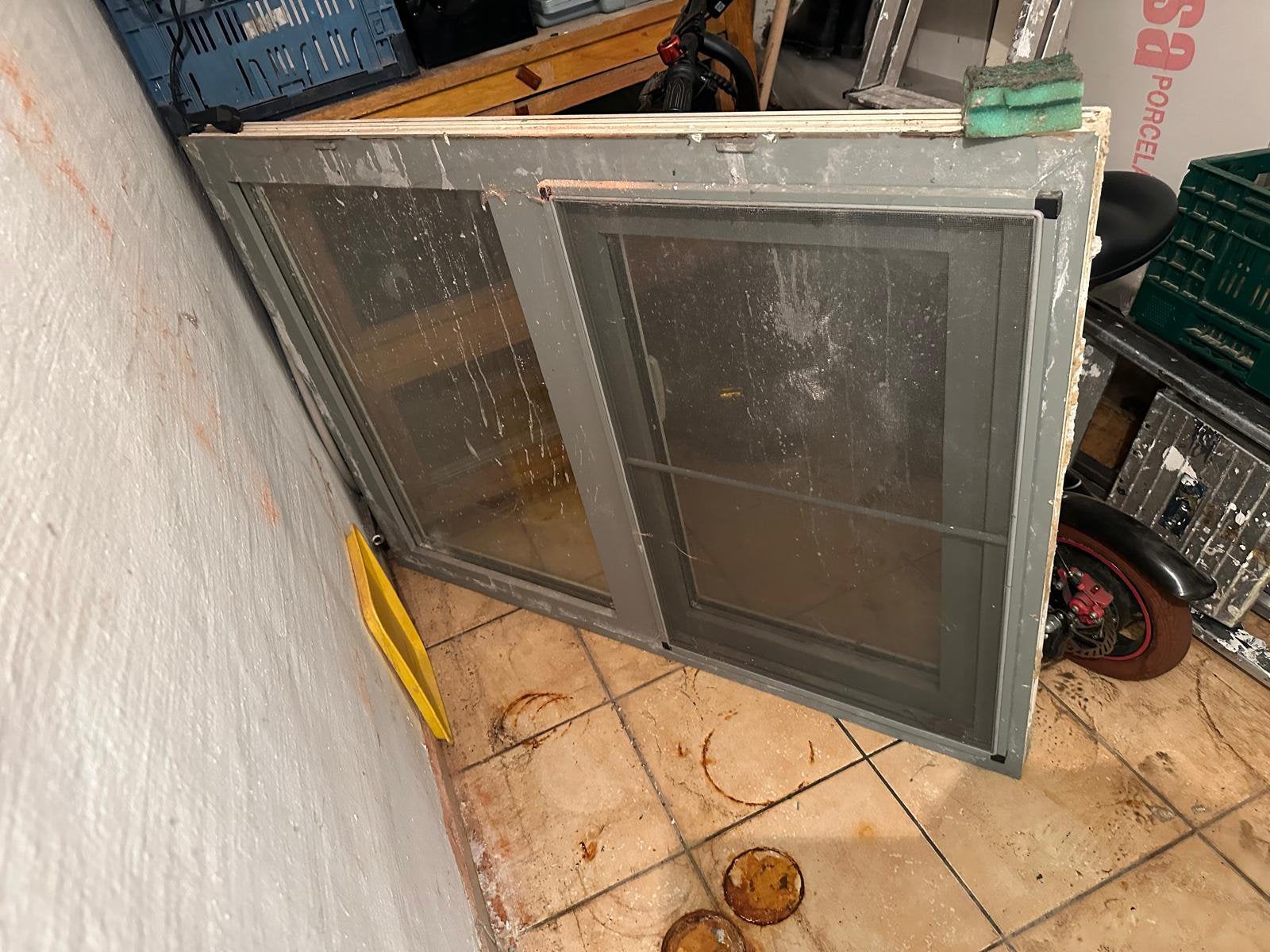 Raam + vliegenraam 120x90, Doe-het-zelf en Bouw, Kunststof, Gebruikt, Raamkozijn, Inclusief glas