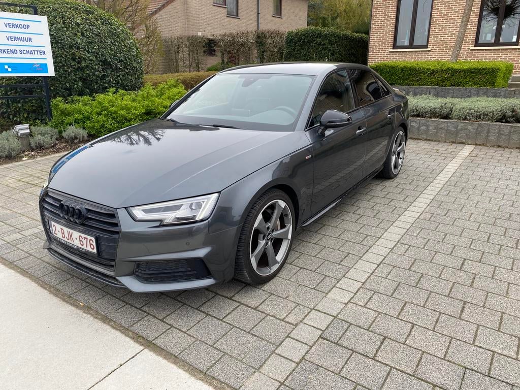 Audi A4 2.0 TFSI Black Edition (252pk), Autos, Audi, 185 kW, Argent ou Gris, Achat, Carnet d'entretien