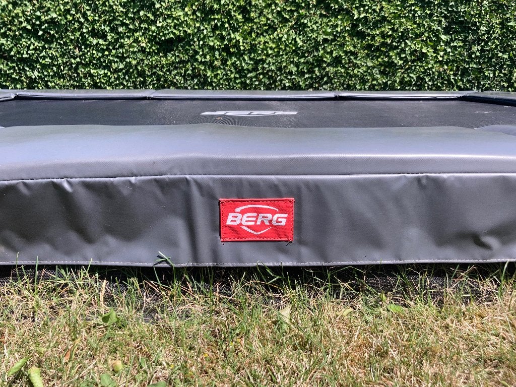 Trampoline Berg 330 x 220 cm, Ophalen, Zo goed als nieuw