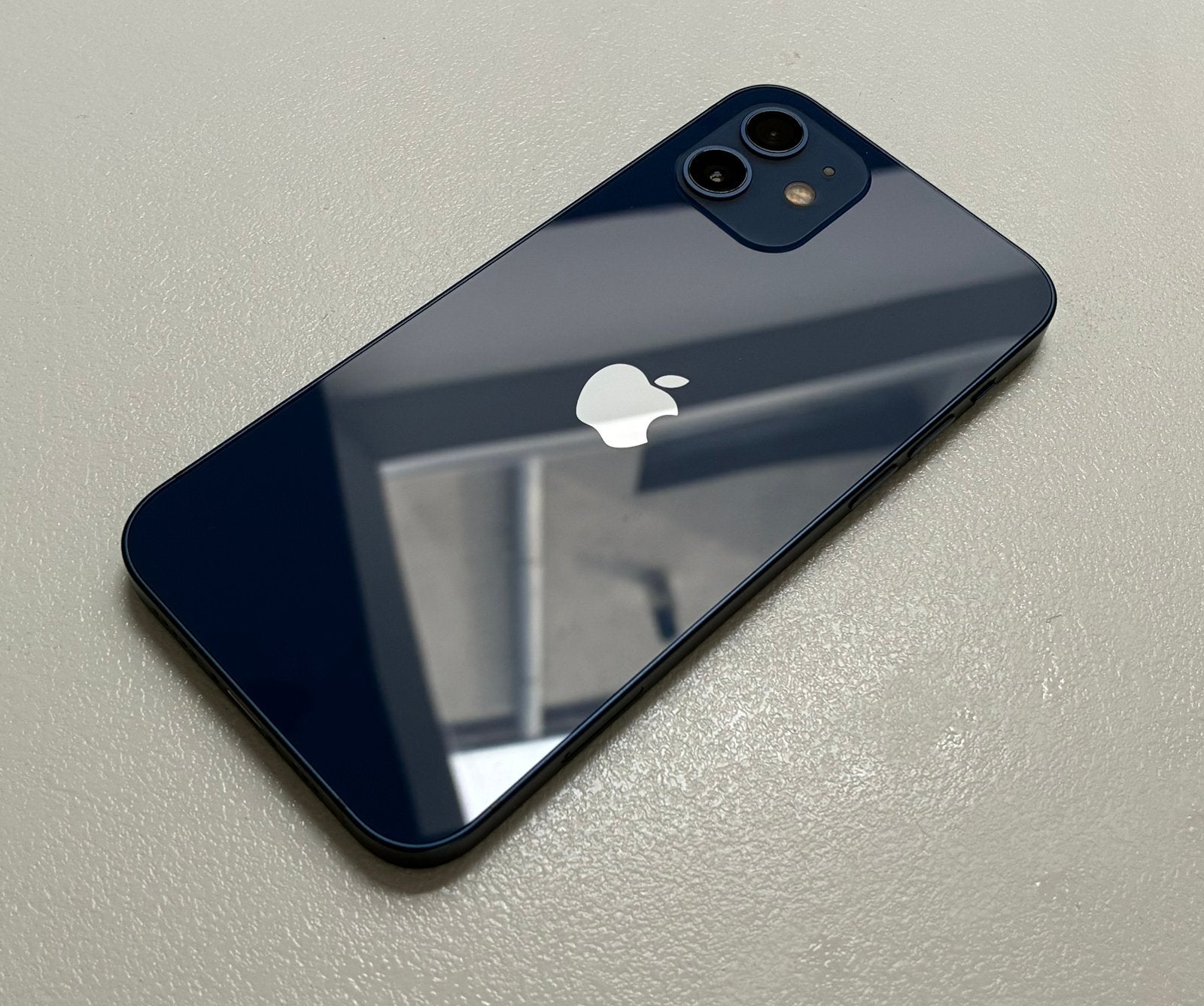 iPhone 12 64 Go, Télécoms, Téléphonie mobile | Apple iPhone, Enlèvement ou Envoi, Comme neuf, 85 %, IPhone 12