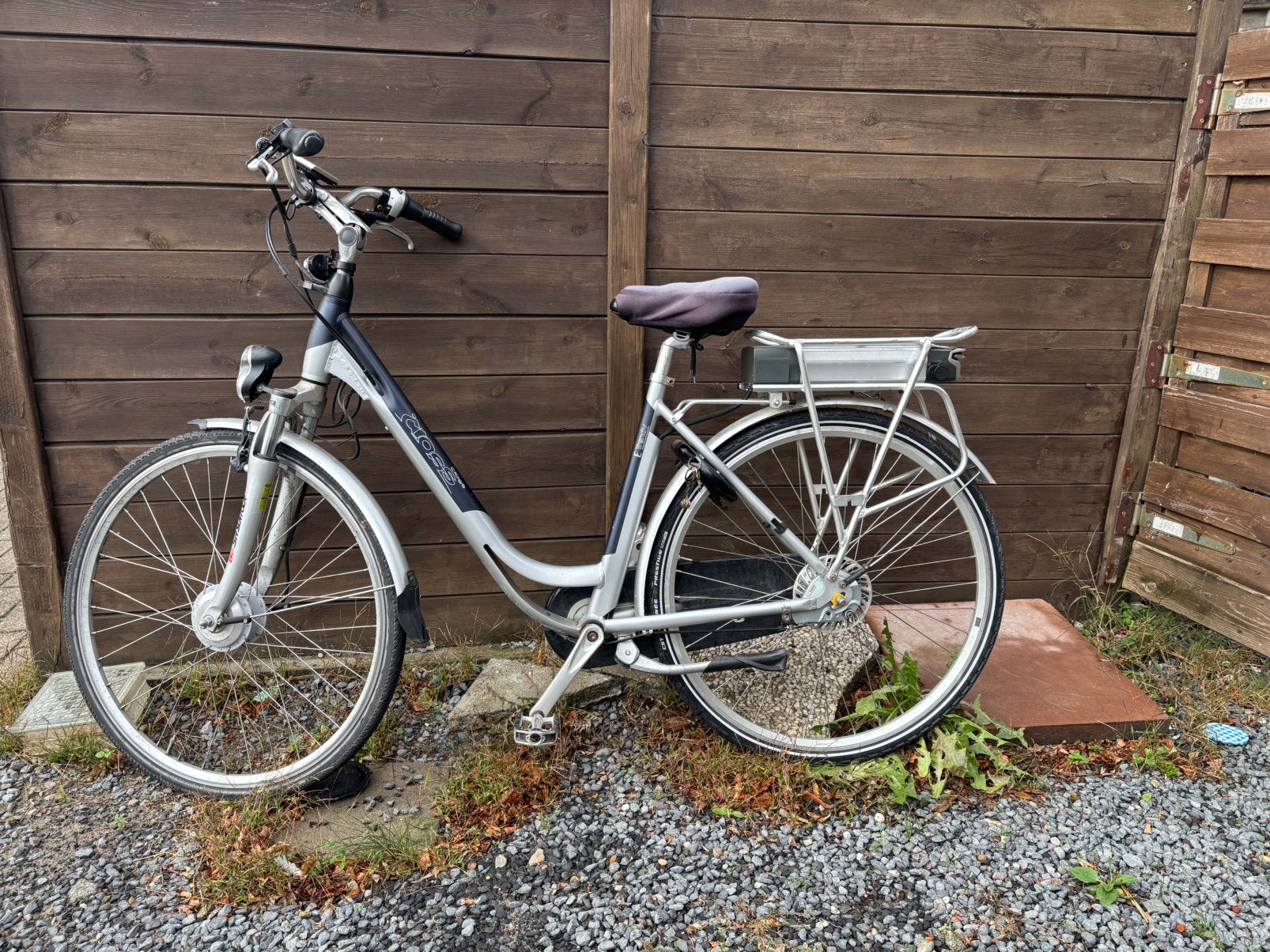 Electrische fiets, Fietsen en Brommers, Ophalen, Gebruikt, Minder dan 30 km per accu