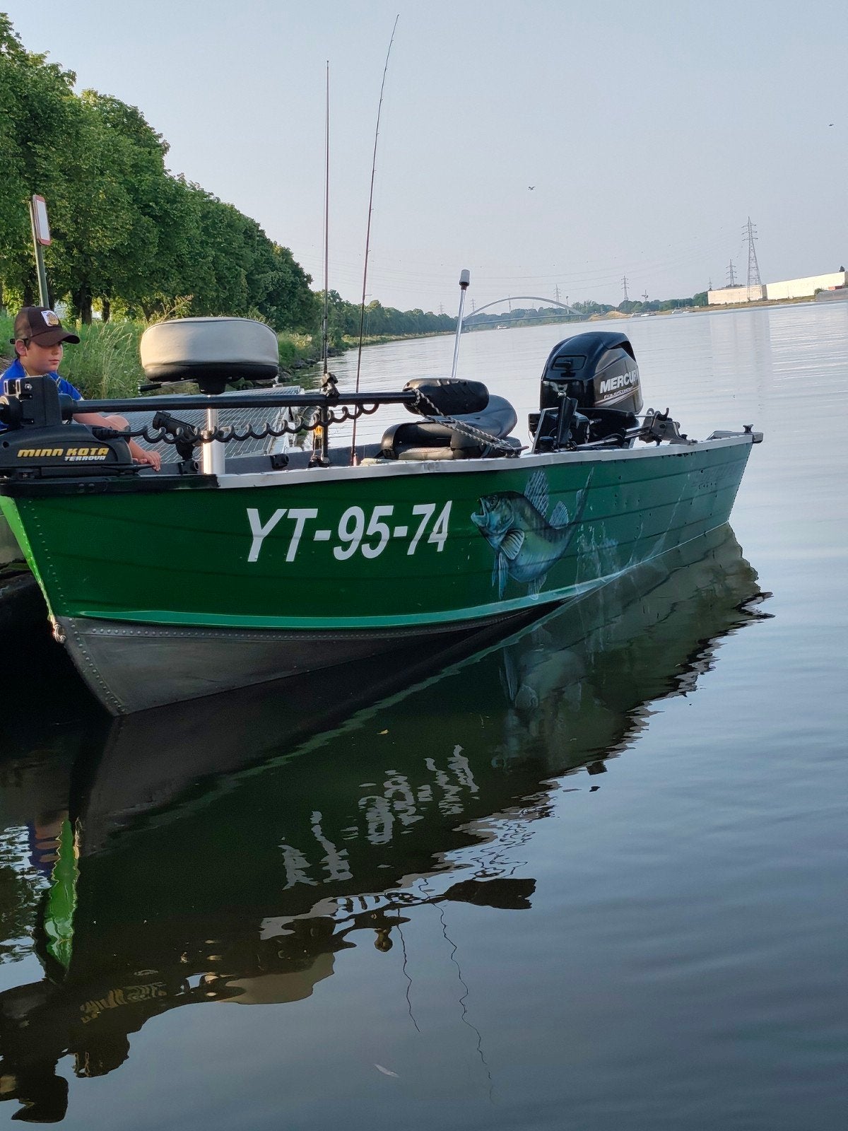 Bateau de pêche Quicksilver 450, Quicksilver