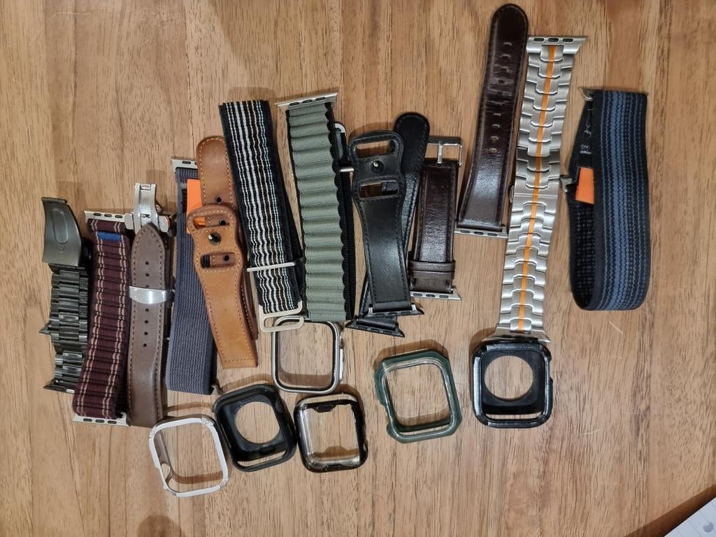 Apple watch banden 45mm, 11 bandjes en 6 beschermcovers, Enlèvement, Comme neuf, IOS