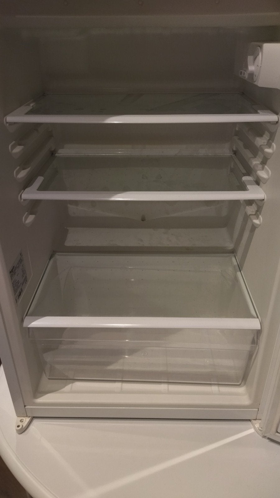 Leggers en bakjes koelkast, Ophalen
