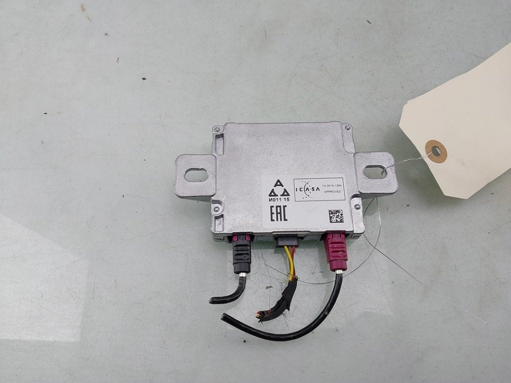 ANTENNE VERSTERKER BMW 5 serie Touring (G31), Gebruikt, BMW, Petuelring 130
80809  München, DE, Bayerische Motoren Werke AG