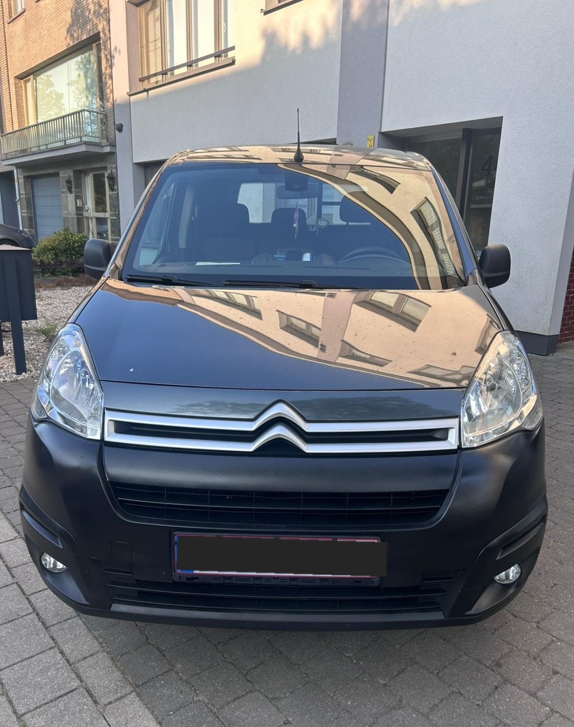 Citroën berlingo 1.6 hdi 100 pk, Auto's, Citroën, Stof, 139 g/km, Euro 6, 4 cilinders
