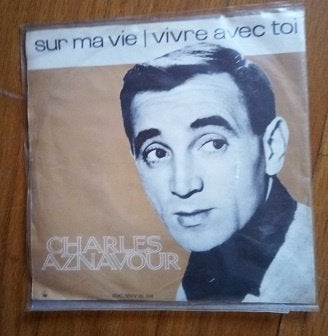 Charles Aznavour vinyle 33t +45t 12€, Beschermende buitenhoes, Ophalen of Verzenden, Gebruikt, LP