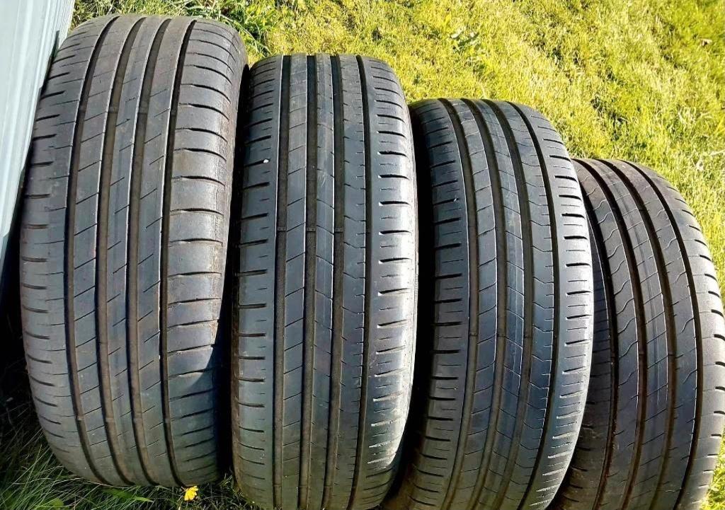 Très bons pneus été 205/55-16, jantes Skoda, Auto-onderdelen, Banden en Velgen, Ophalen, Gebruikt, 16 inch, Banden en Velgen