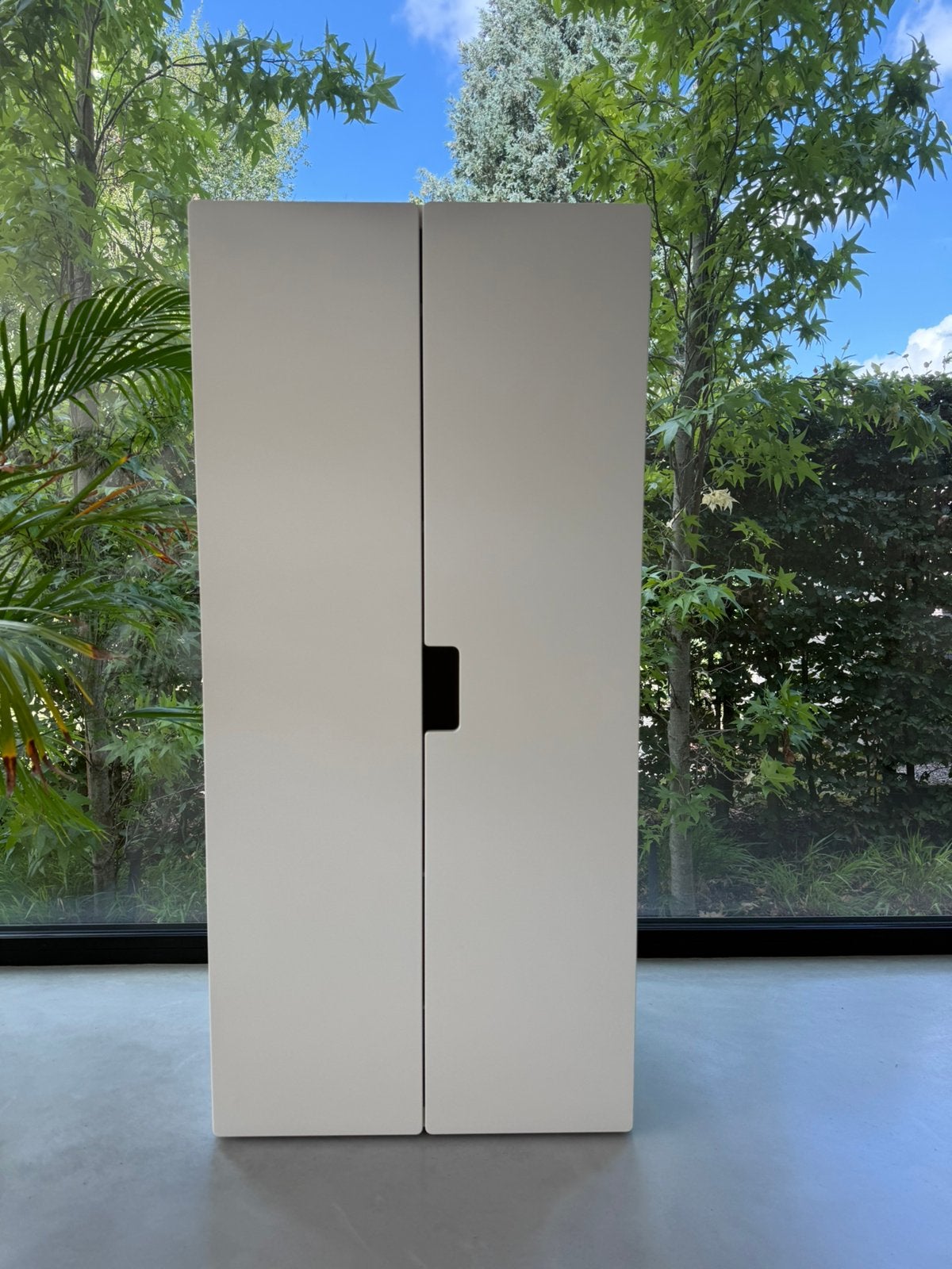 Armoire de chambre d'enfant IKEA - blanche - 2 portes, Enfants & Bébés, Enlèvement, Comme neuf, Armoire