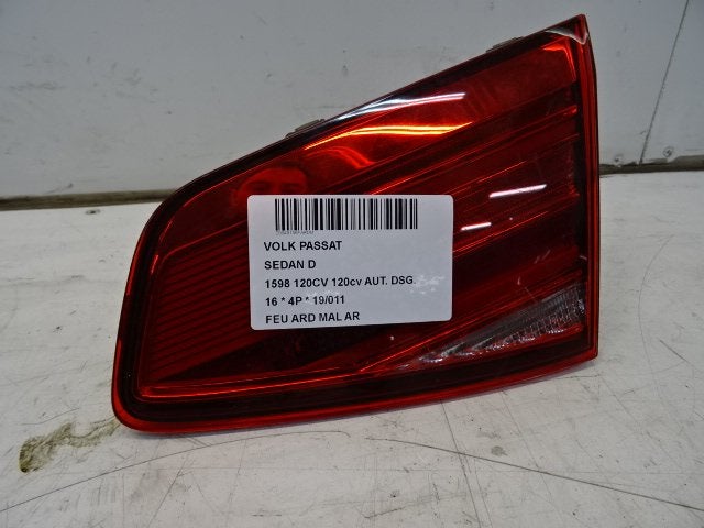 PANNEAU ARRIÈRE DROIT AVEC LAMPE Passat (3G2) (3G5945094C), Utilisé, Volkswagen