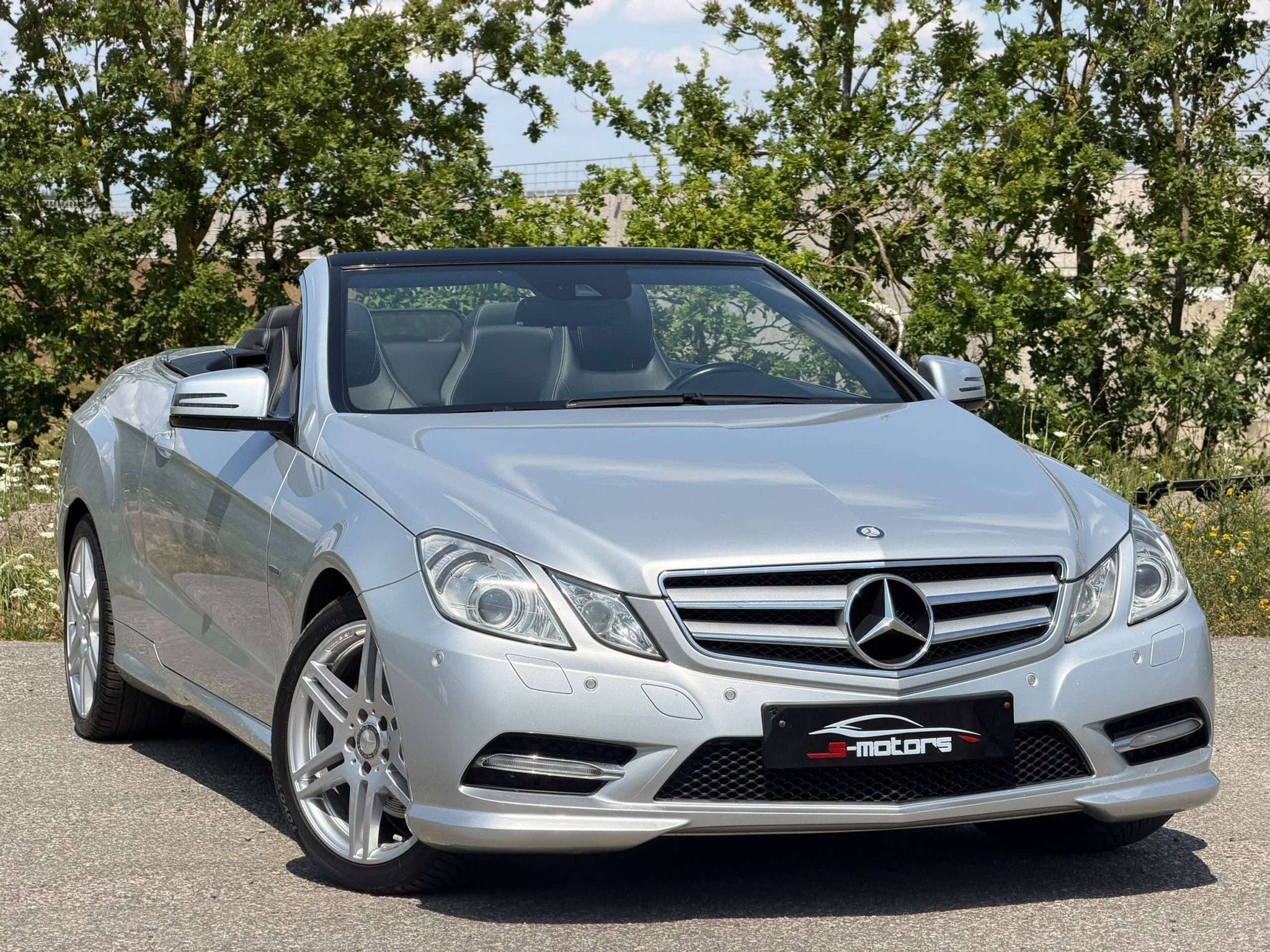 Mercedes-Benz E-Klasse E220 CABRIOLET E 220 • PACK AMG •, Auto's, Mercedes-Benz, Automaat, Achterwielaandrijving, Gebruikt, Zwart