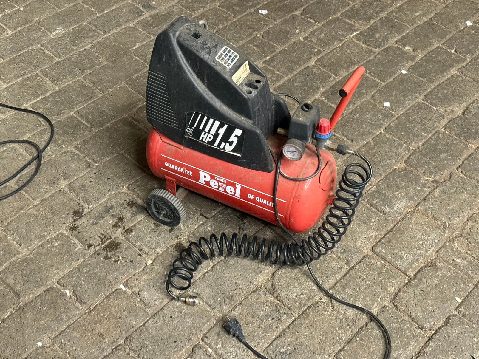 Peel OL 200 compressor 1.5 HP met luchtslang, Hobby en Vrije tijd, Ophalen, Zo goed als nieuw