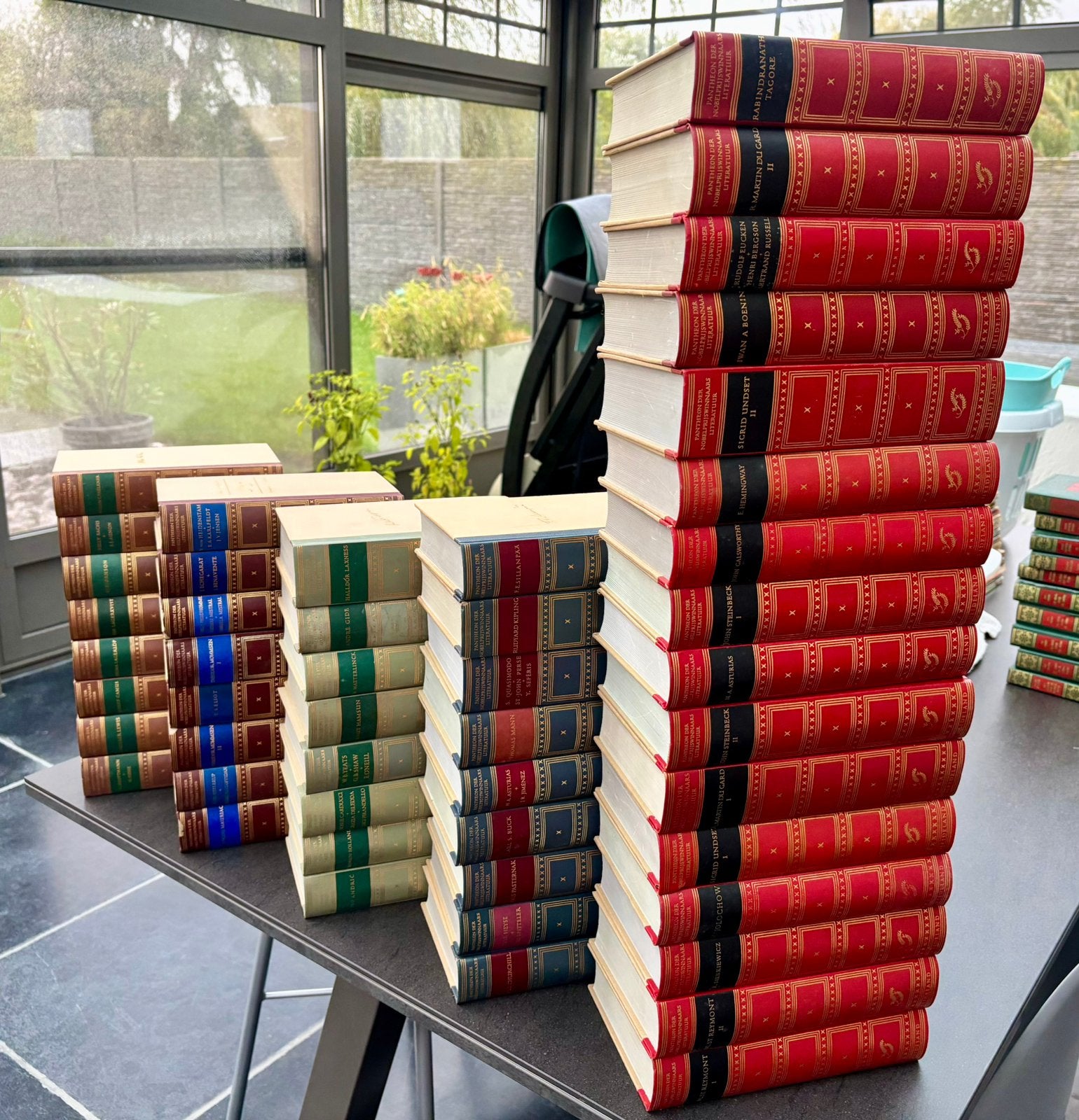 Pantheon der Nobelprijswinnaars Literatuur 49/50 delen, Boeken, Ophalen of Verzenden, Zo goed als nieuw, België