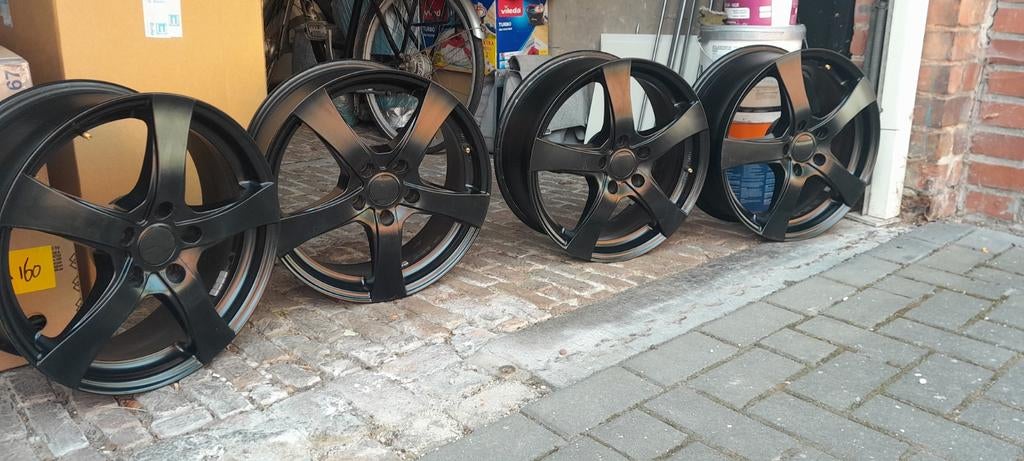 Velgen Dezent 17 inch
Zeer goed, Enlèvement