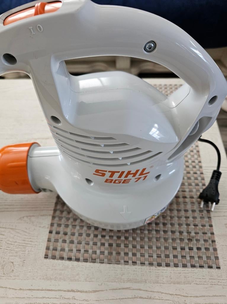 STIHL BGE 71 elektrische bladblazer, Tuin en Terras, Ophalen, Stihl, Handgedragen, Zo goed als nieuw