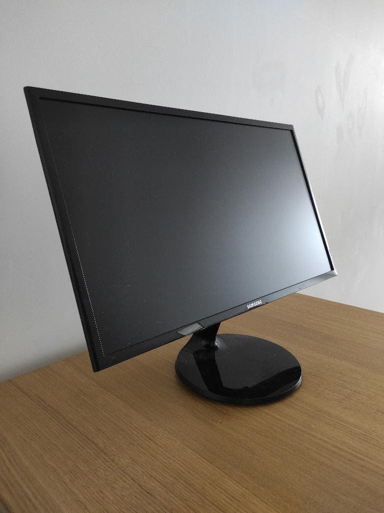 Moniteur Samsung 23.5" 1920x1080 HDMI, 3 à 5 ms, HDMI, Full HD, Comme neuf