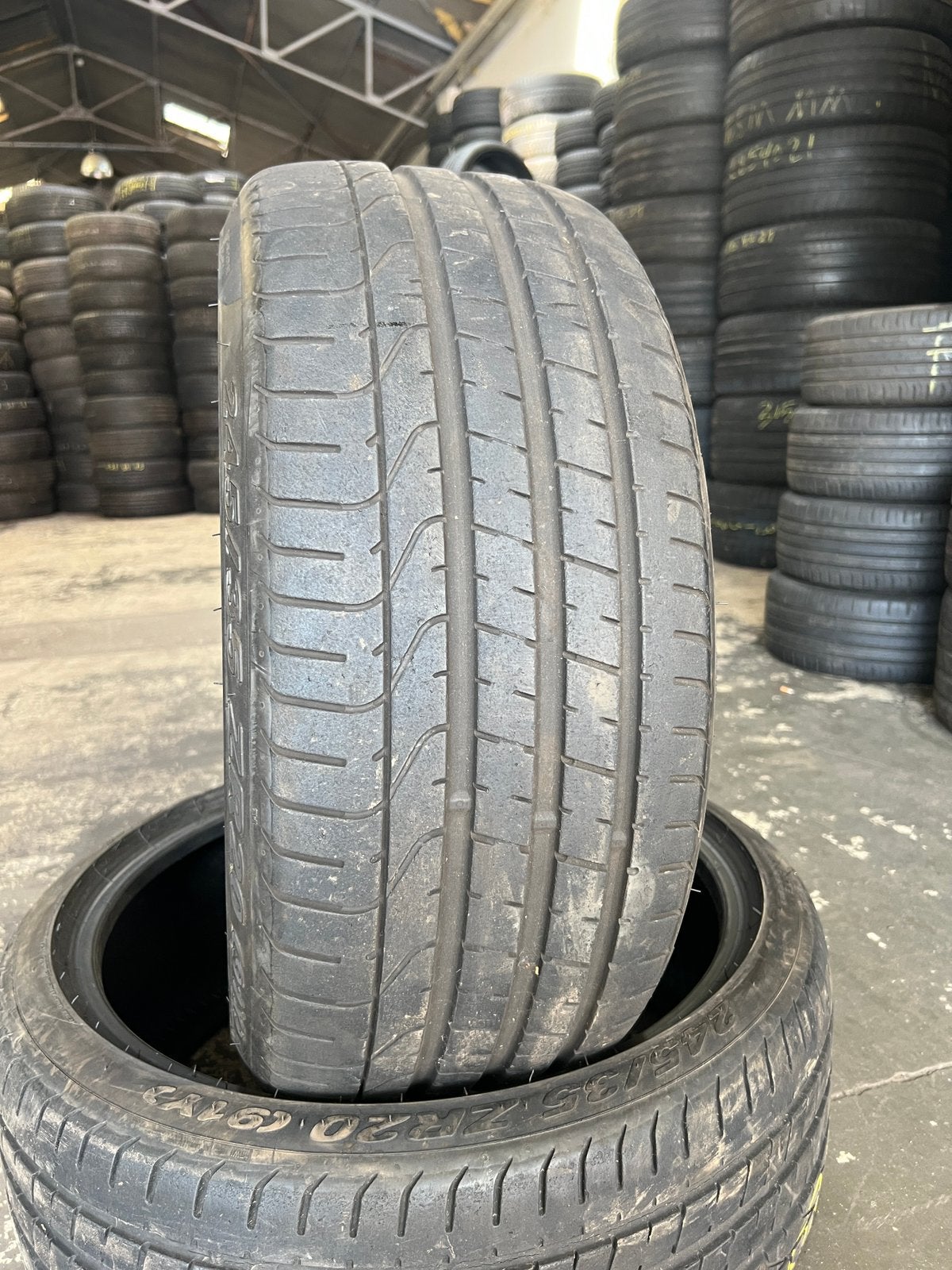 245/35/20 Pirelli avec montage et équilibrage, Autos : Pièces & Accessoires, Commande, Enlèvement