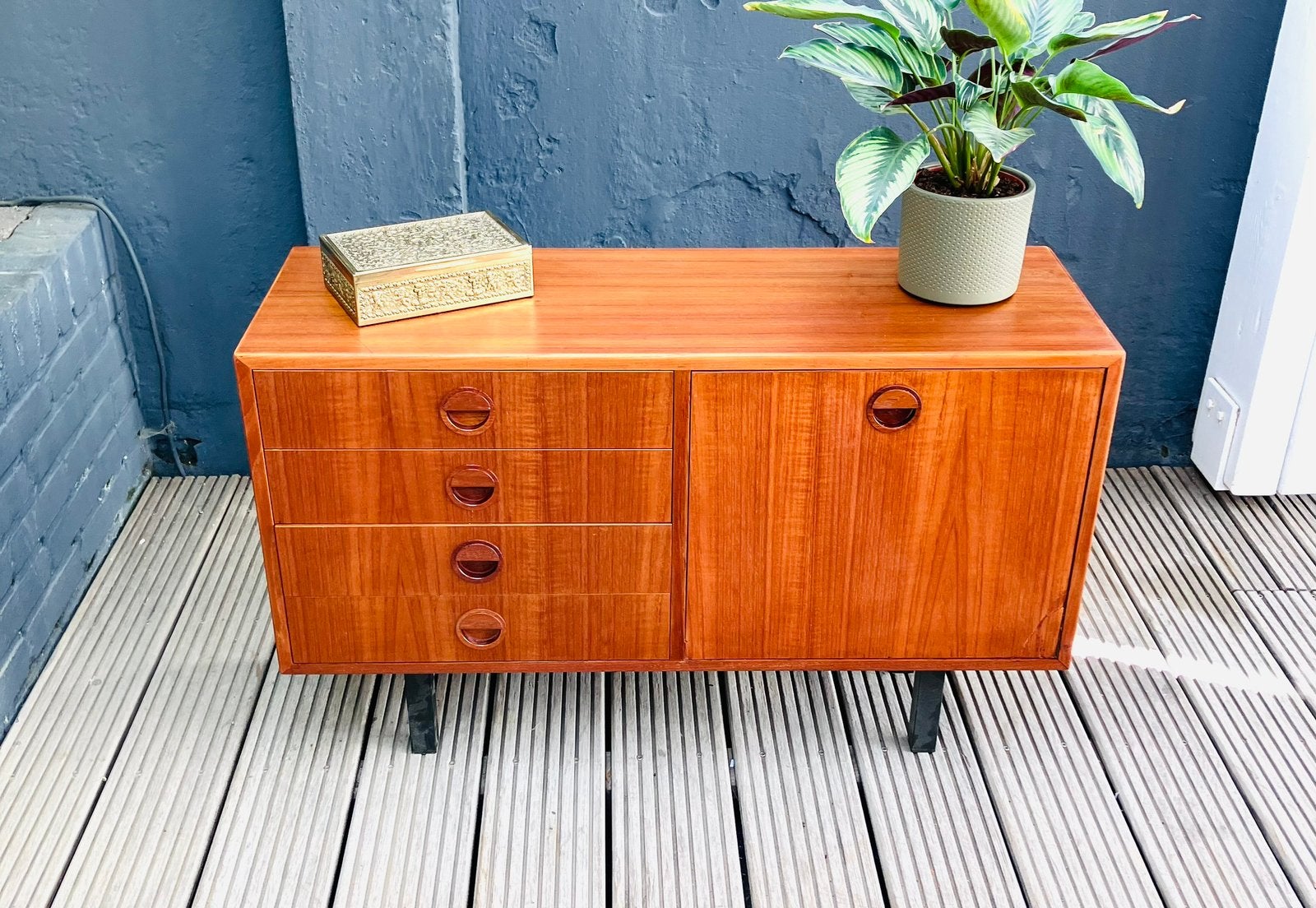 Prachtig vintage kast / dressoir uit Denemarken. HG Møbler, Huis en Inrichting, Kasten | Wandmeubels, Zo goed als nieuw, Minder dan 100 cm
