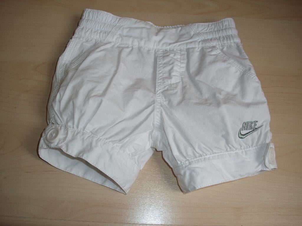 Short Nike mt.104/110, Kinderen en Baby's, Kinderkleding | Maat 104, NIKE, Jongen of Meisje, Zo goed als nieuw, Ophalen