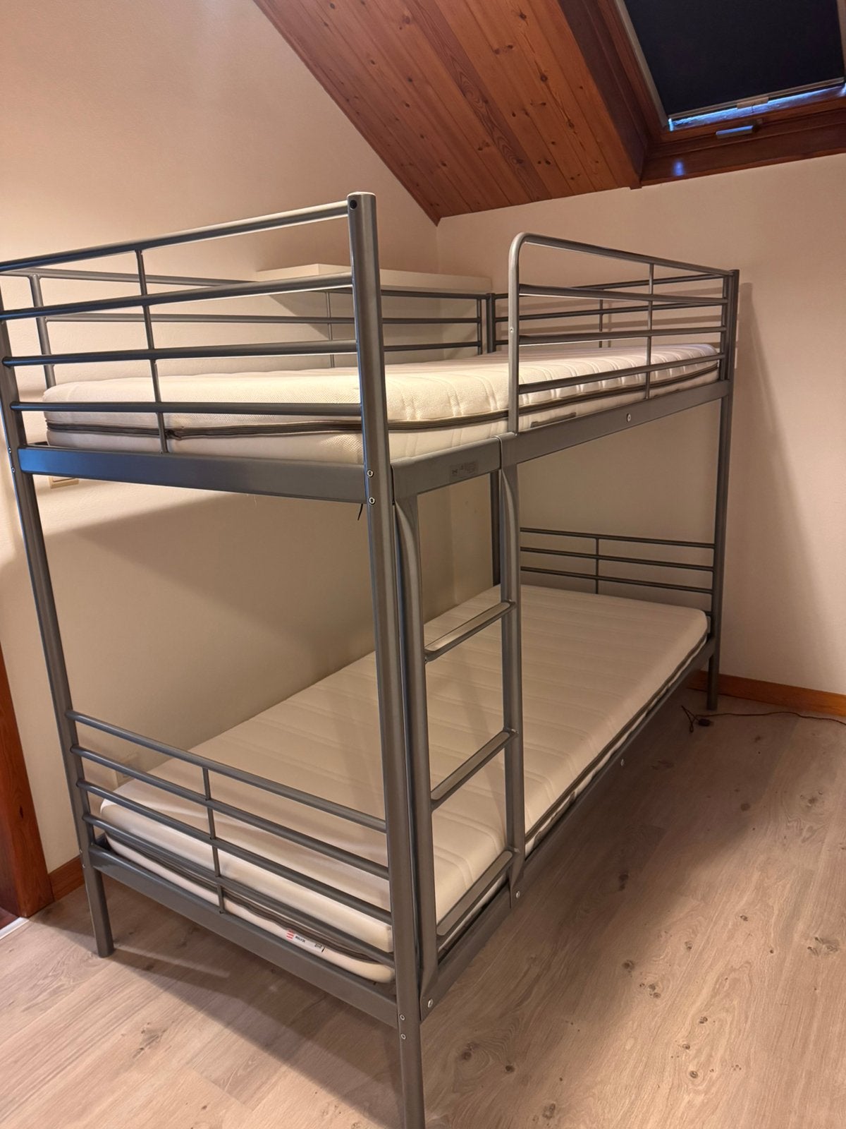 Stapelbed inclusief matrassen, Ophalen, Zo goed als nieuw, 160 cm, Stapelbed