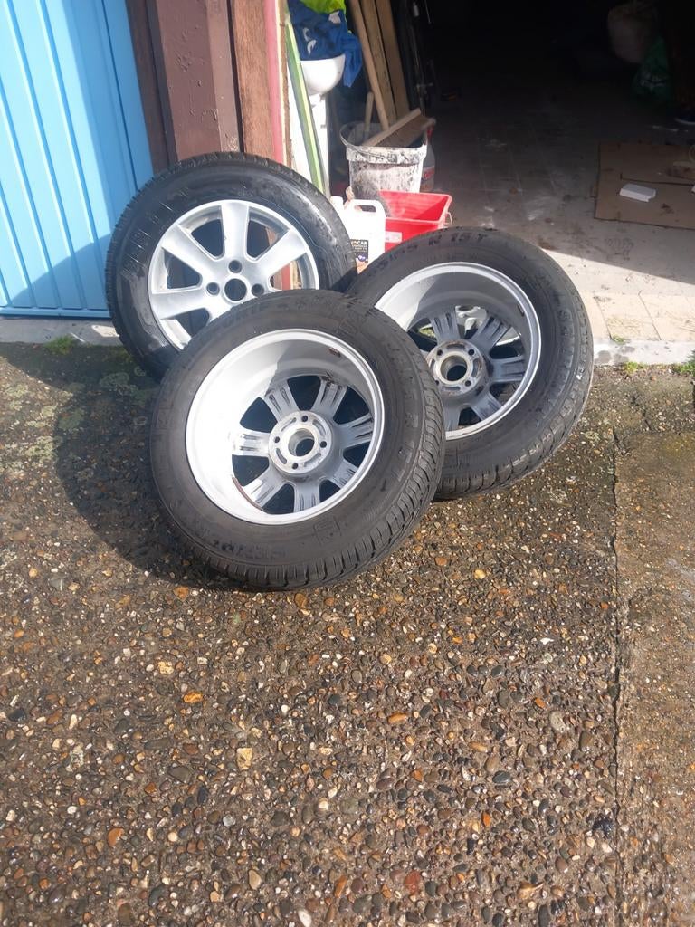 Complete set Winterbanden 195/65 R15 op nette Aluminium Velg, Ophalen, Winterbanden, Band(en)
