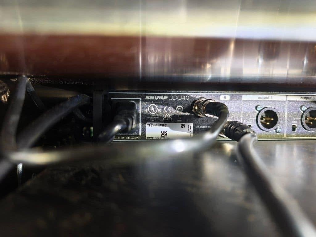 ulxd4Q with 4 mic, 4 transmitter  check this !, Muziek en Instrumenten, Ophalen