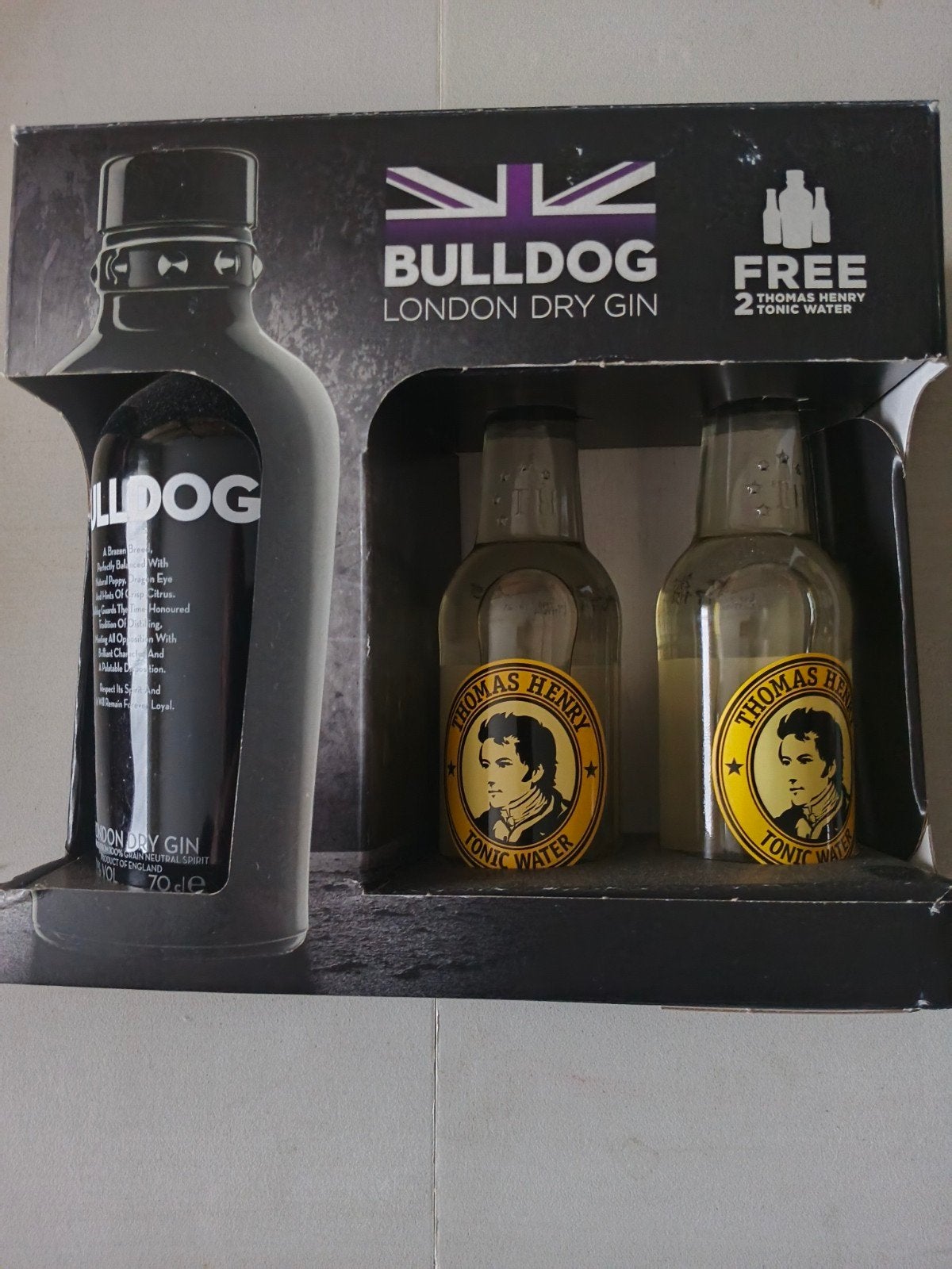 Geschenkdoos Bulldog gin 0,7l met 2 tonics Thomas Henry, Verzamelen, Ophalen, Overige gebieden, Overige typen, Nieuw