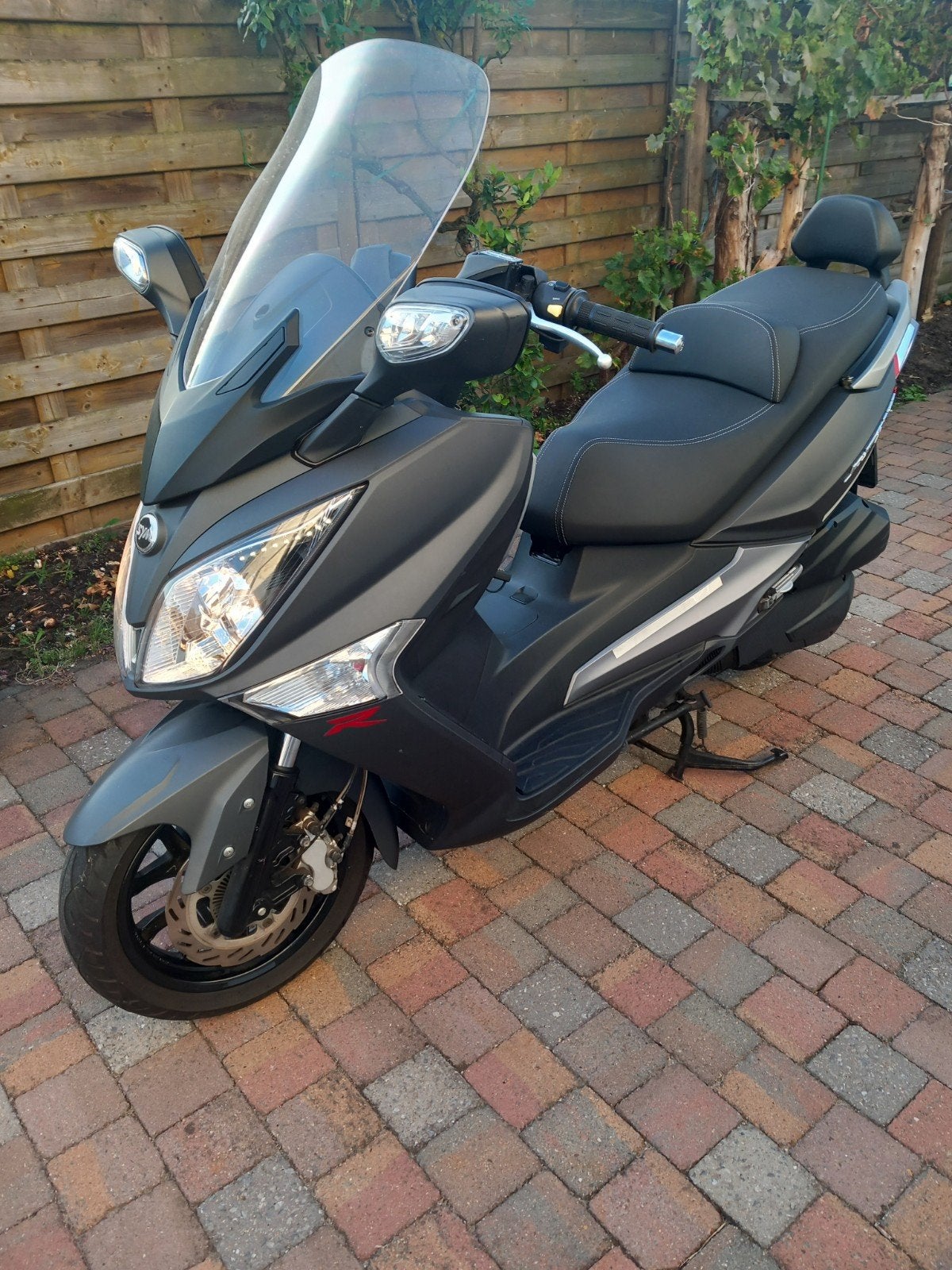 Hier zet ik mijn brommer sim 125cc te koop, Particulier