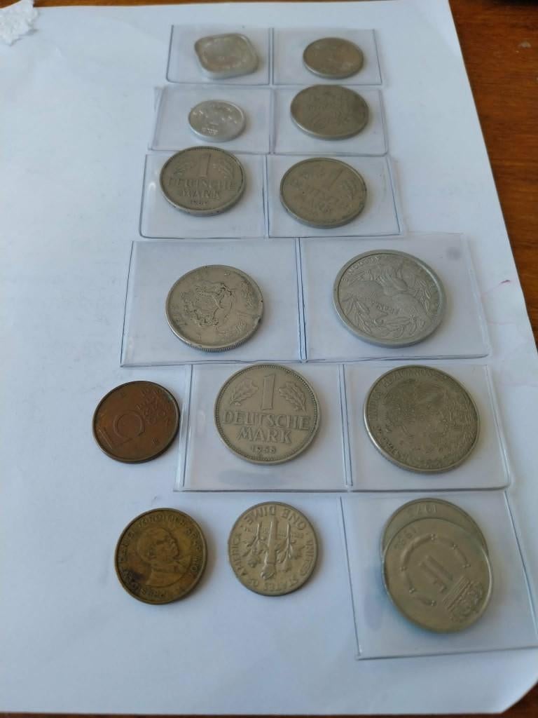 Munten van verschillende landen 04, Ophalen of Verzenden, Overige landen, Losse munt