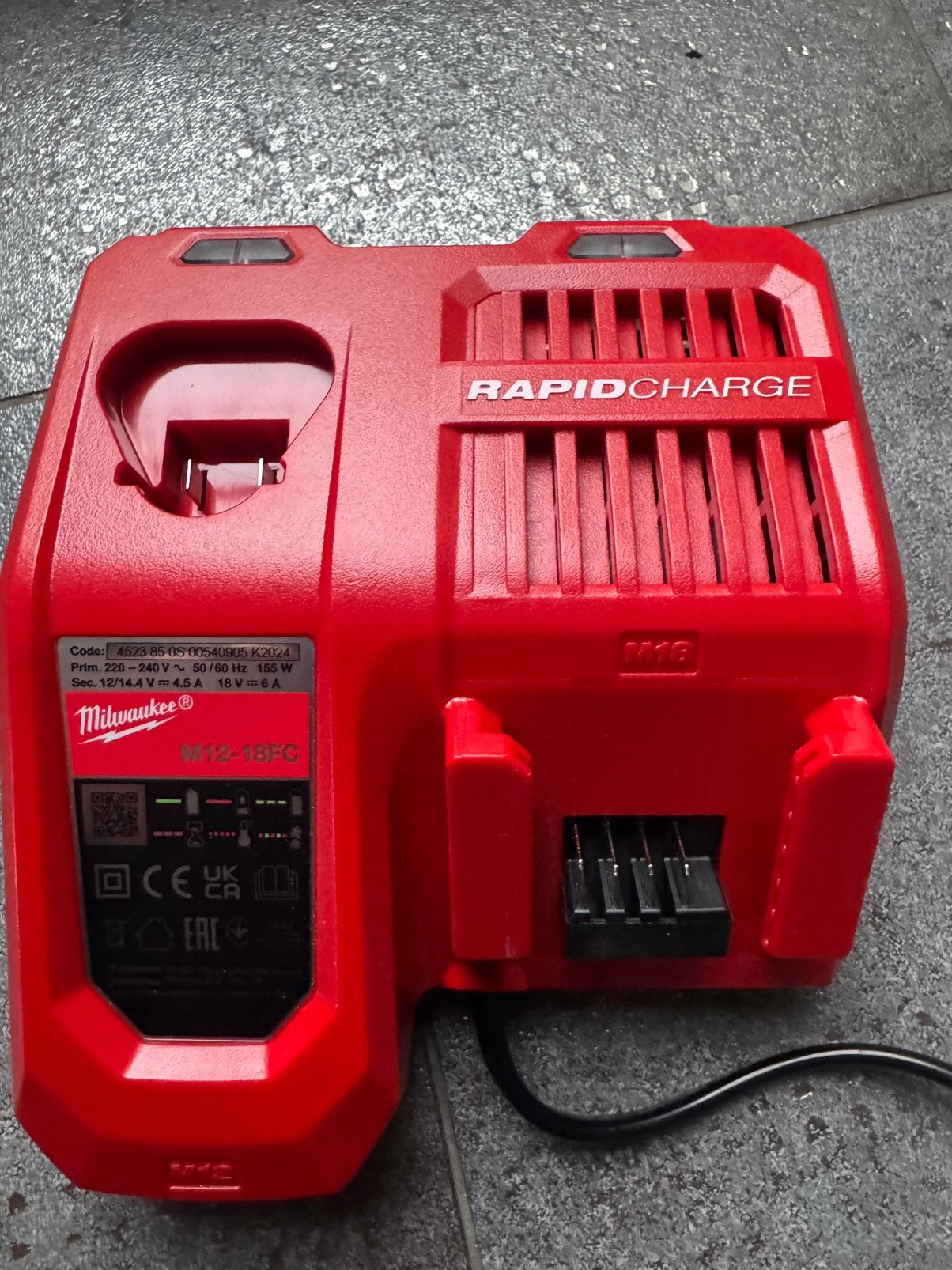 Milwaukee M12-18FC  Chargeur Rapide – Neuf, Ophalen of Verzenden, Zo goed als nieuw
