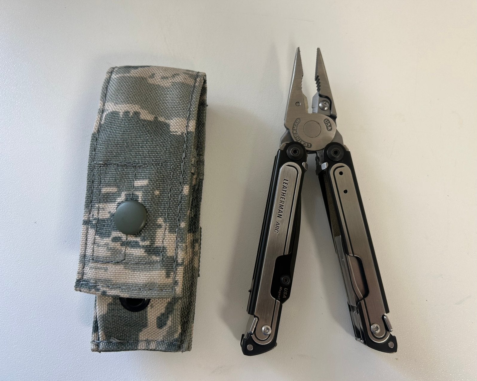 Leatherman ARC Black & Siver + Etui Molle US AI FORCE  neuf, Enlèvement ou Envoi, Neuf