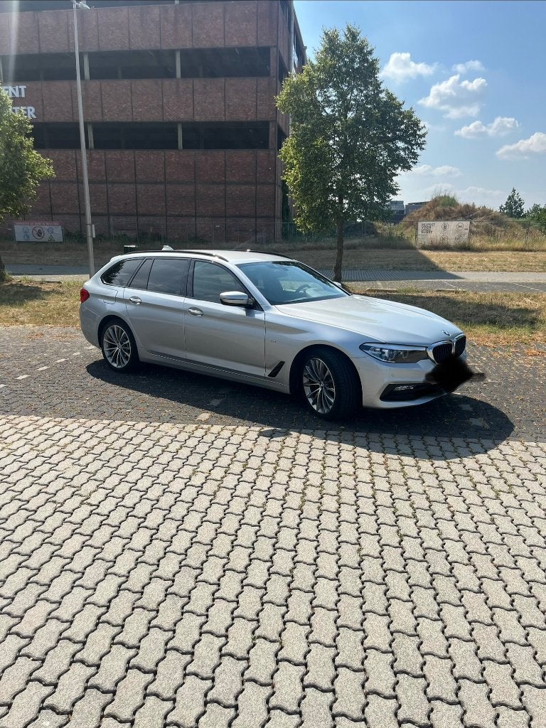 BMW 520dA Sportline, Automaat, Achterwielaandrijving, Leder, 5 deurs