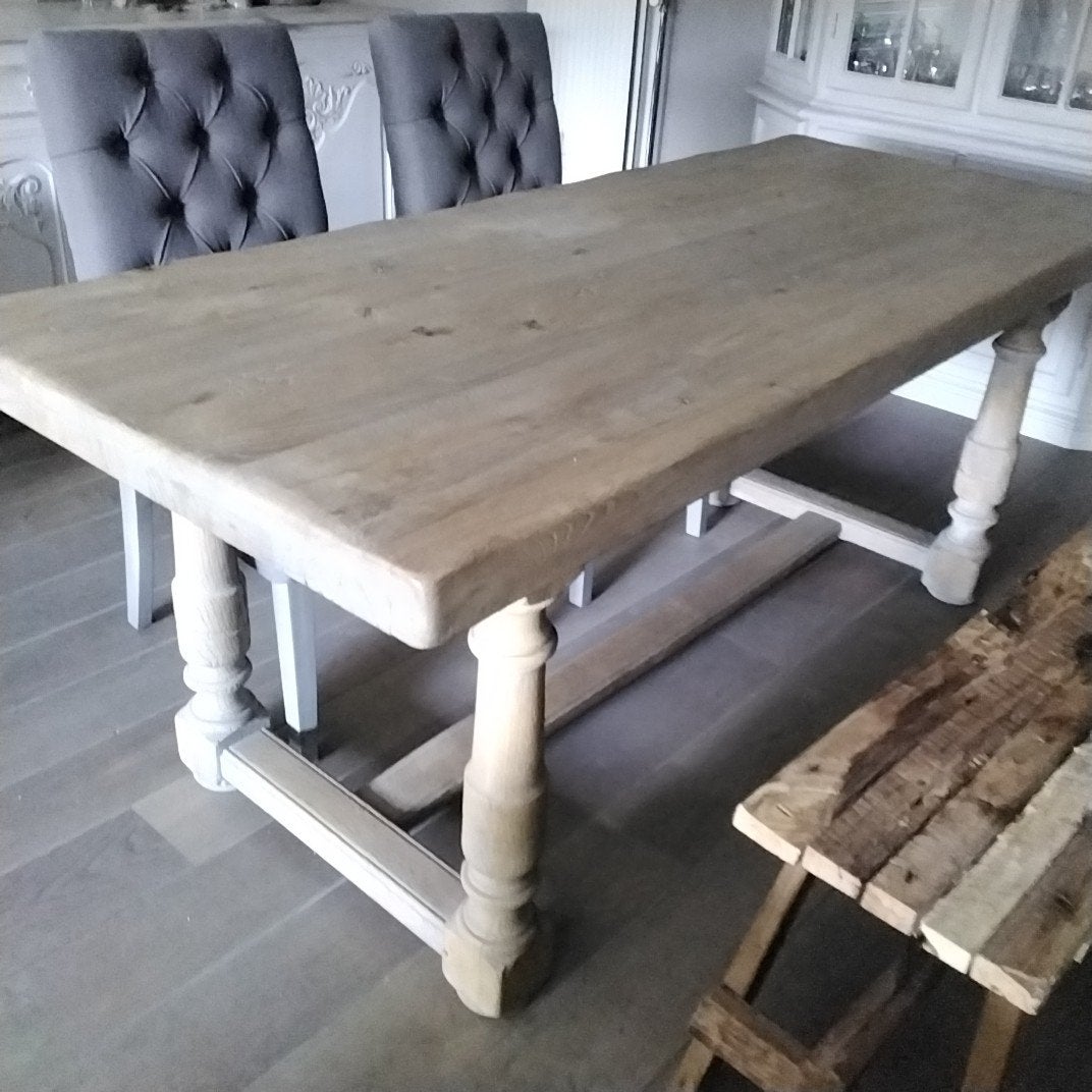 Heel mooi landelijke tafel, Enlèvement